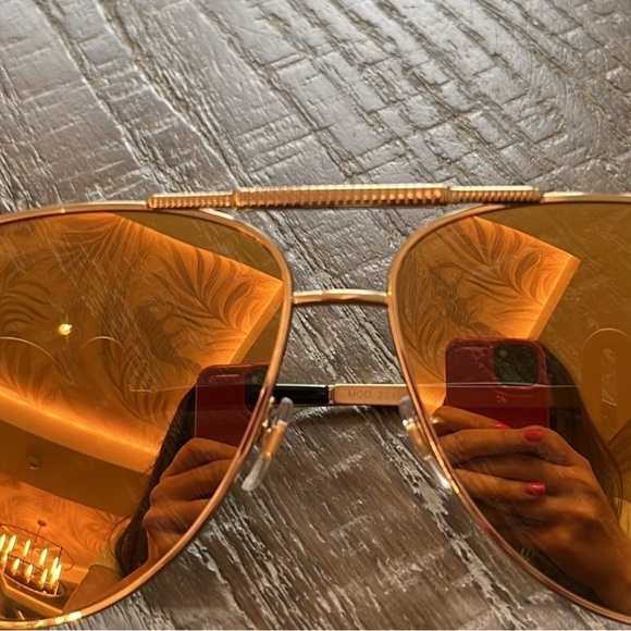 Versace 100% Authentic Gold Aviator Sunglasses - Picture 9 of 10